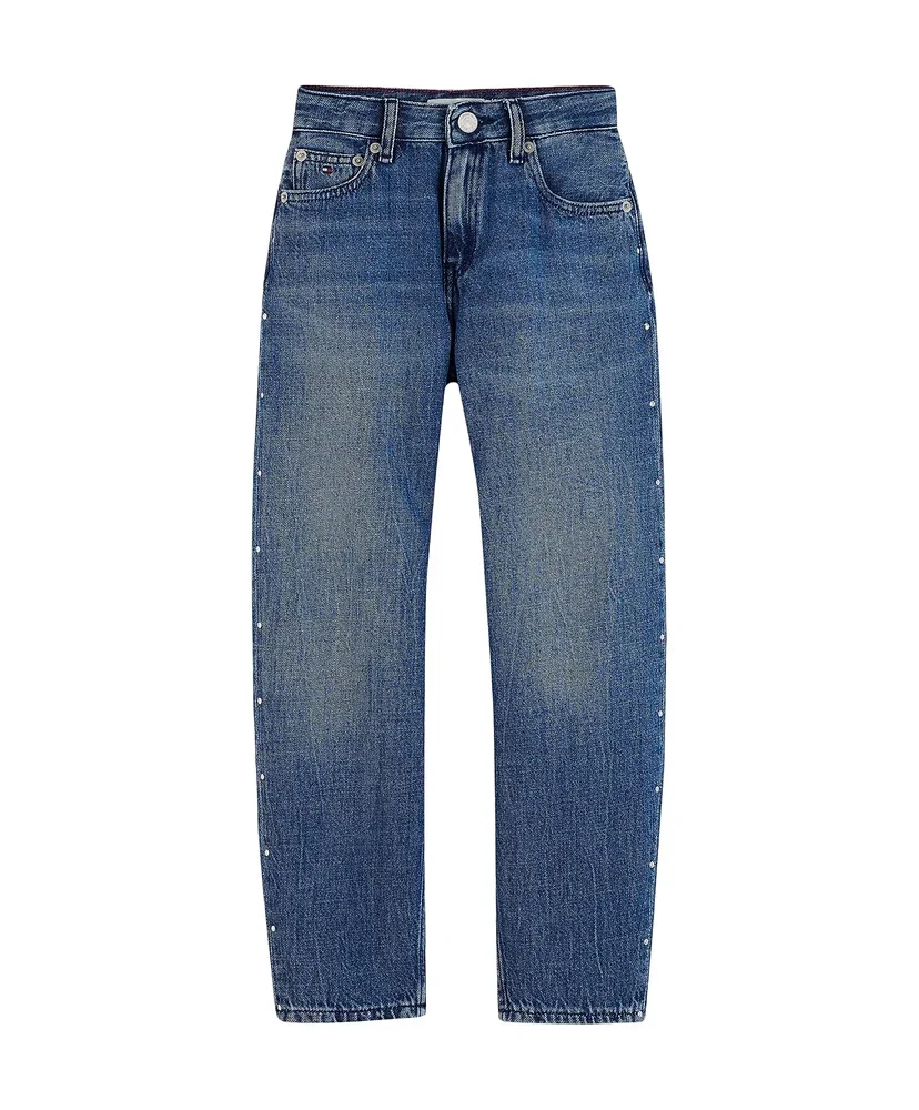 Jeans on white, between the same lines