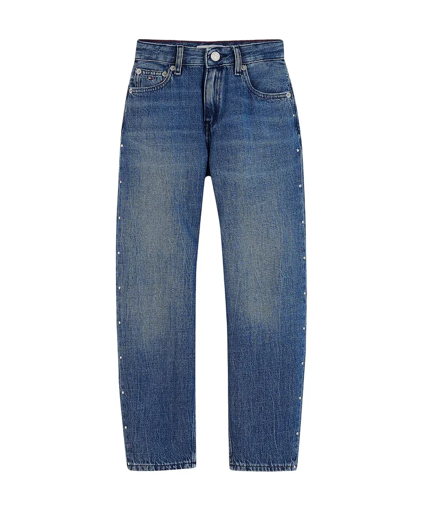 Jeans on white, between the same lines